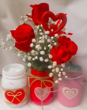 "CANDY HEARTS BOUQUET" 3 RED ROSES IN A CUTE HEART MASON JAR WITH BABY'S BREATH AND HEART PIC. (WE WILL CHOOSE THE COLOR OF VASE DUE TO LIMITED SUPPLY) 