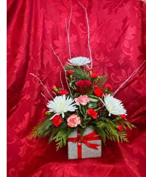 Cardinal Box Fresh Holiday Flowers