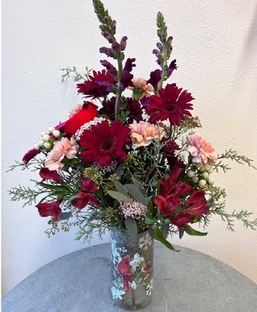 Cardinal Creation in La Grande, OR | FITZGERALD FLOWERS Cardinal Creation in La Grande, OR | FITZGERALD FLOWERS