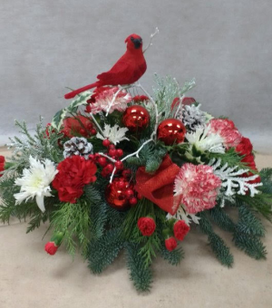 Cardinal Delight centerpiece