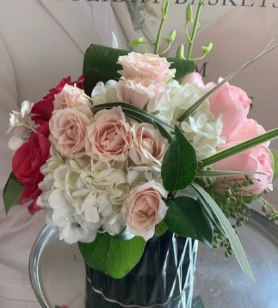 CARMIN ELEGANT MIXTURE OF FLOWERS