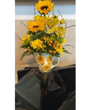 Sunflower Mug 1 Fresh Flowers in Fowlerville, MI | ALETA'S FLOWER SHOP Sunflower Mug 1 Fresh Flowers in Fowlerville, MI | ALETA'S FLOWER SHOP