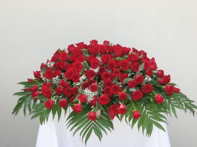 CC1 All red rose Casket cover in Westbury, NY - Flowers By ...