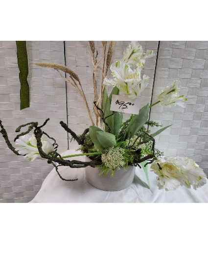 Centerpiece Beautiful white silk centerpiece