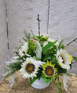 Centerpiece of white sunflowers in a white vase Centerpiece 