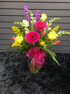Cheerful Like You vase arrangement