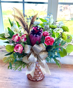 Cheers to now! Flower arrangement 