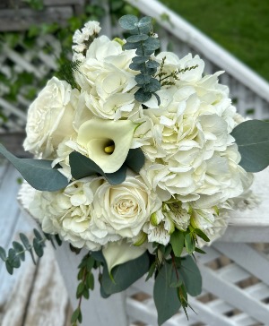 Chic Linen Bridal Bouquet