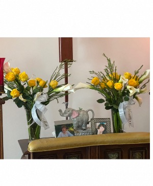 Chic matching vases for both sides of Urn Sympathy
