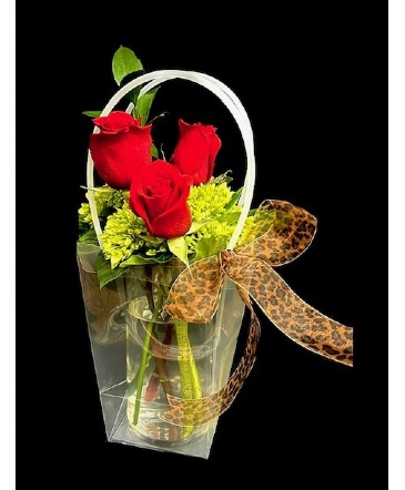Chic Roses & Purse Bag Design in Plainview, TX | Kan Del's Floral, Candles & Gifts