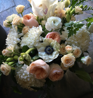 Chique Botanique Peach Vase Arrangement in Toronto, ON | BOTANY FLORAL STUDIO Chique Botanique Peach Vase Arrangement in Toronto, ON | BOTANY FLORAL STUDIO