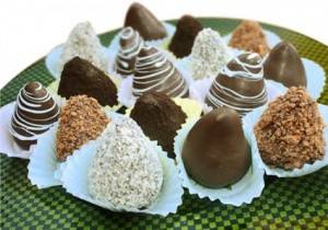 Chocolate Covered Strawberries Edible Friut Arrangements in Deer Lake, NL | YOUNG FLORAL DESIGNS Chocolate Covered Strawberries Edible Friut Arrangements in Deer Lake, NL | YOUNG FLORAL DESIGNS