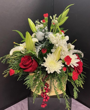 Christmas Jingle Fresh evergreens and seasonal flowers in Venice, FL | GARDEN OF EDEN FLORIST Christmas Jingle Fresh evergreens and seasonal flowers in Venice, FL | GARDEN OF EDEN FLORIST