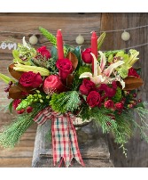 CHRISTMAS CENTER PIECE  ARRENEGMENT 