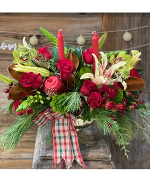 CHRISTMAS CENTER PIECE  ARRENEGMENT 