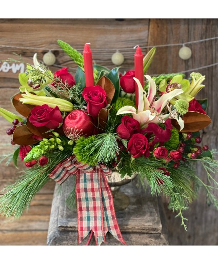 CHRISTMAS CENTER PIECE  ARRENEGMENT 