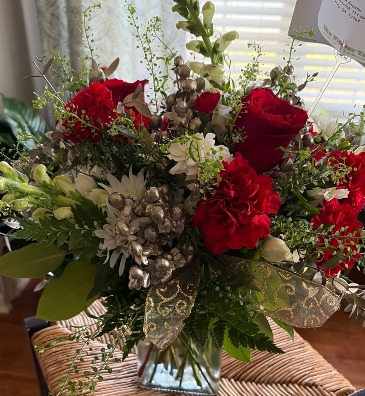 CHRISTMAS DELIGHT VASE  in Warner Robins, GA | The Flower Truck