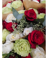 Christmas Dozen Roses Bouquet