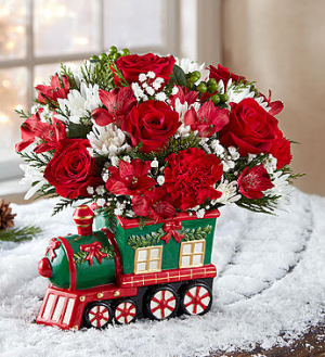 Christmas Express Train 161270 in Beaufort, SC | CAROLINA FLORAL DESIGN Christmas Express Train 161270 in Beaufort, SC | CAROLINA FLORAL DESIGN