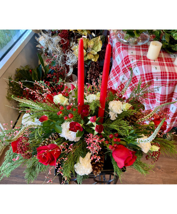 Christmas Folly Table Centerpiece in Darien, CT | DARIEN FLOWERS
