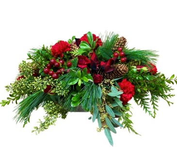 Christmas in the Mountains Table Centerpiece in Invermere, BC | INSPIRE FLORAL BOUTIQUE Christmas in the Mountains Table Centerpiece in Invermere, BC | INSPIRE FLORAL BOUTIQUE