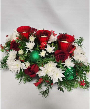 Christmas Lights Centerpiece in Gahanna, OH | EXPRESSIONS FLORAL DESIGN STUDIO Christmas Lights Centerpiece in Gahanna, OH | EXPRESSIONS FLORAL DESIGN STUDIO