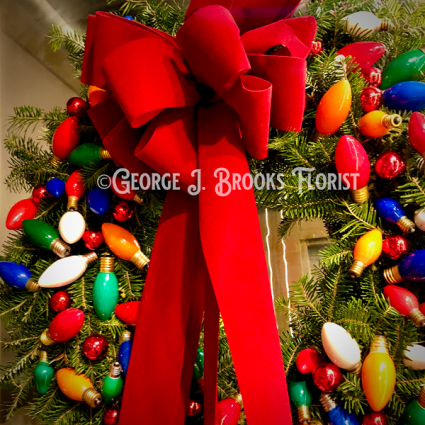 CHRISTMAS LIGHTS WREATH