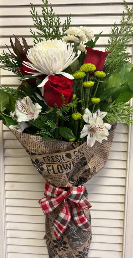 Winter Loose Flower Wrap Wrapped Mixed Bouquet in Colorado Springs, CO -  Enchanted Florist II