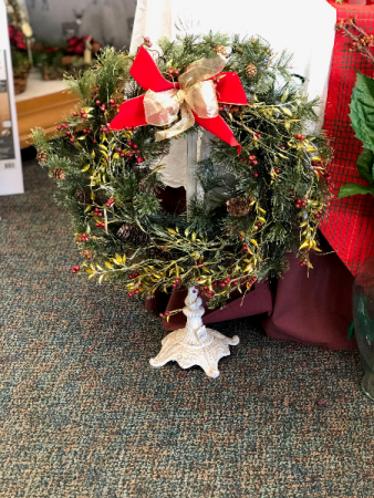 Christmas Memorial Wreath - Call To Order  in Joliet, IL | LABO'S FLOWERS & GIFTS