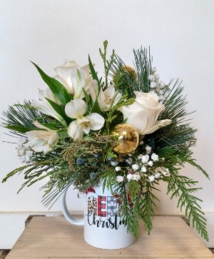 Christmas Mug Arrangement Designer's Choice
