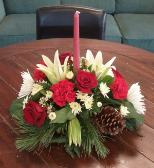 Christmas Party Centerpiece in Bluffton, SC | BERKELEY FLOWERS & GIFTS Christmas Party Centerpiece in Bluffton, SC | BERKELEY FLOWERS & GIFTS
