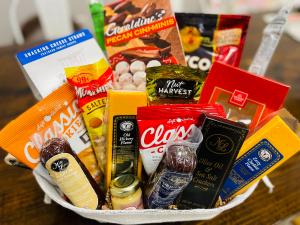 Christmas Snack Basket 