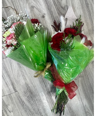 Christmas Wrapped Bouquet Designers Choice in Portland, MI | COUNTRY CUPBOARD FLORAL