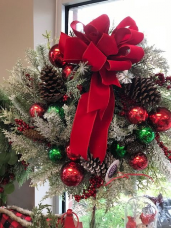 Christmas Wreath with Ornaments 