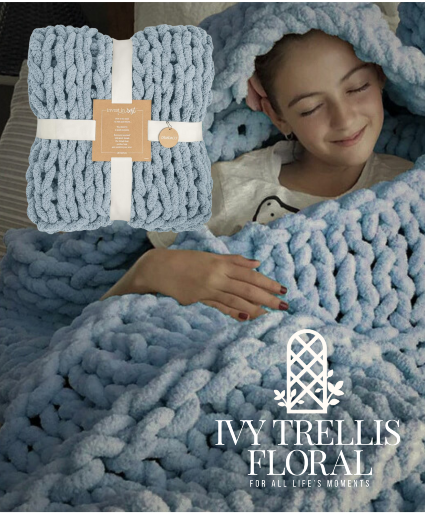 Chunky Knit Throw Blanket 2 left in stock!