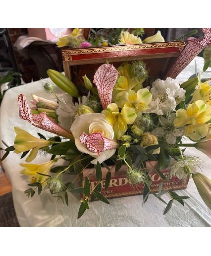 Cigar Box Lg. Fresh Flowers