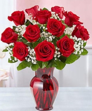 CLASIC DOZEN RED ROSES IN A RED VASE 