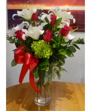 Classic Beauty Floral Arrangement