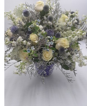 classic blue and white arrangement ceremic vase