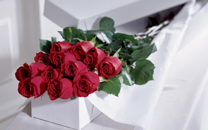 Classic boxed Roses Love