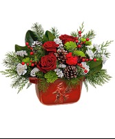 Classic Cardinal Centerpiece Floral