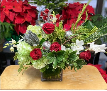 Classic Christmas  in Bluffton, SC | BERKELEY FLOWERS & GIFTS