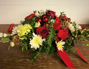 Classic Christmas Centerpiece 