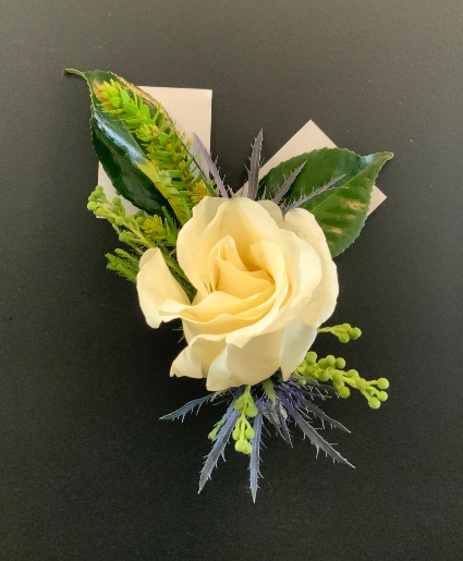 Classic Divine Boutonniere Boutonniere w/magnet
