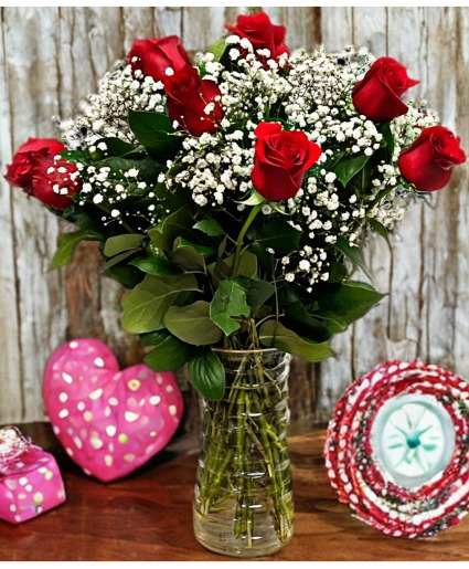 Classic Dozen Red Roses 