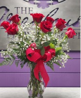 Classic Dozen Red Roses 