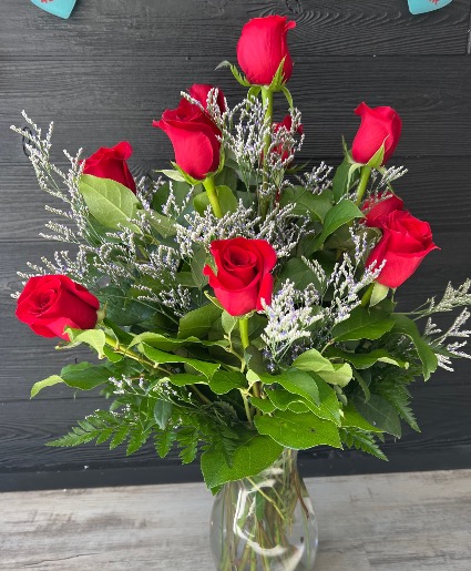 Classic Dozen Red Roses  Vase arrangement 