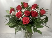 The Classic Dozen Red Roses 