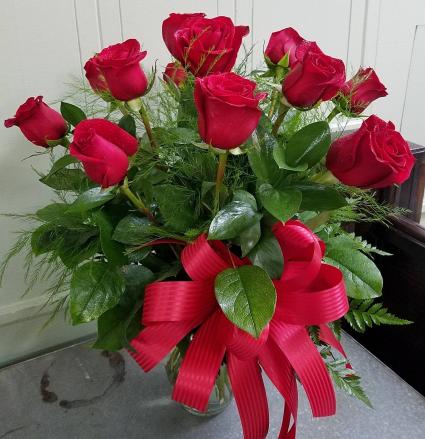 Classic Dozen Roses