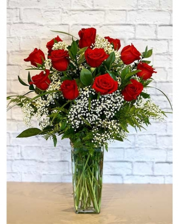 CLASSIC DOZEN WITH BABY BREATH DOZEN RED ROSES